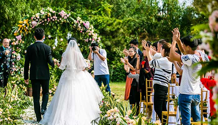 梦见邻居家结婚办喜事好不好 梦见邻居家结婚办喜事有什么征兆