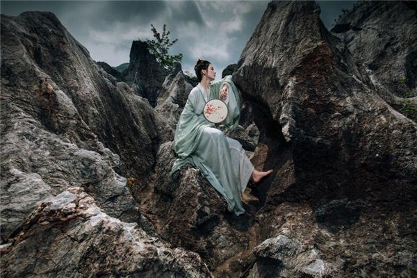 梦见捡古代铜钱_梦见别人捡到古代铜钱_梦见在古代