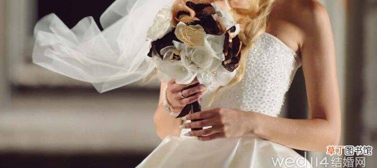 梦到自己穿白色婚纱结婚什么意思 梦到自己穿婚纱结婚是什么意思