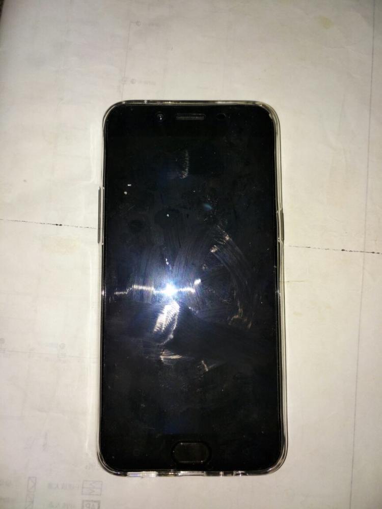 屏幕不怕摔的手机_小米4手机屏幕摔裂了换要多少钱_梦见手机屏幕摔碎了