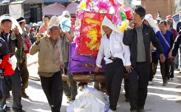 做梦梦见自己和死人说话_梦见死人和自己说话_梦见和死人说话死人也和我说话