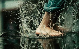 女人梦见下雨发大水了是什么征兆