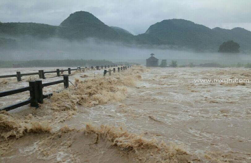 孕妇梦见河里涨洪水_梦见涨洪水_梦见大海涨洪水