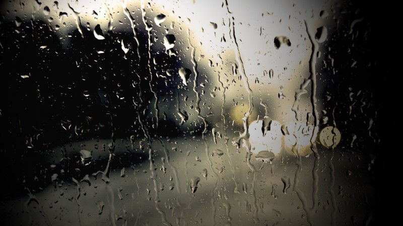 梦见下雨_梦见下雨屋顶漏水_梦见下雨 周公解梦