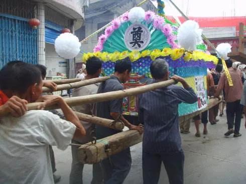 老人梦见自己结婚是什么意思_老人梦见自己嫁人是什么意思_梦见老人是什么意思