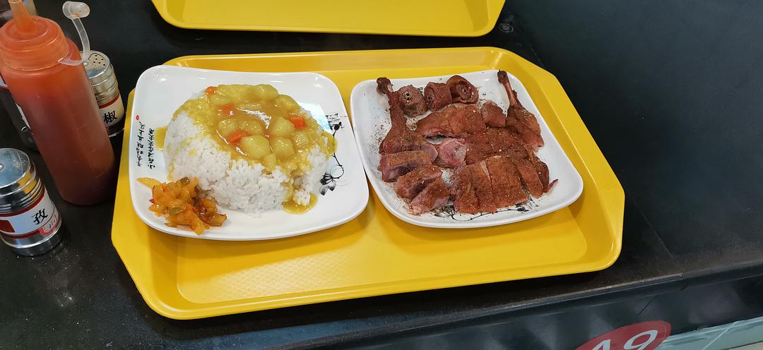 梦见自己去食堂吃饭_梦见食堂吃饭找不到碗_梦见在食堂吃饭