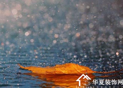 梦见下雨房子漏雨_梦见下雨屋顶漏水_梦见下雨