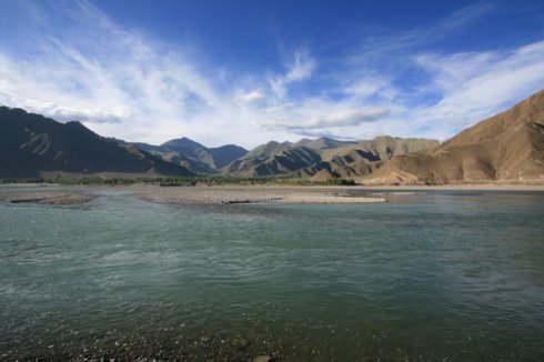 梦见河水可清澈_梦见河水很清_我梦见河水很清