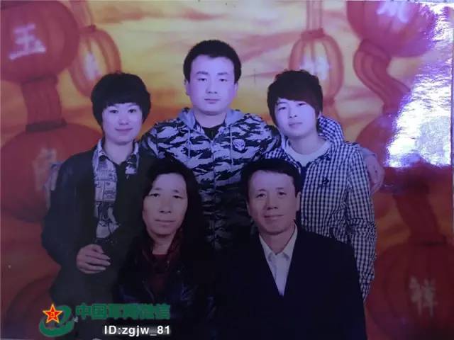 梦见影楼婚纱照_梦见婚纱照拍得很难看_梦见婚纱照