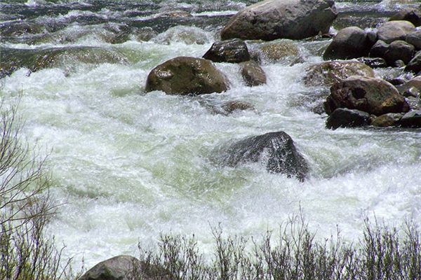 梦见河水可清澈_我梦见河水很清_梦见河水很清