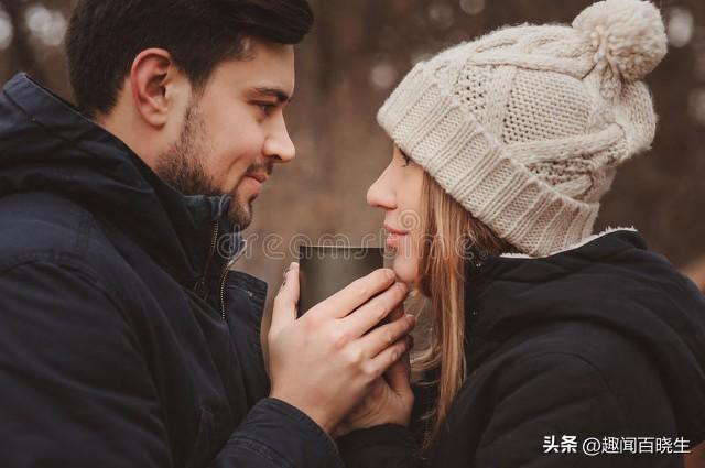 梦见和认识的异性聊天_异性聊天认识梦见前男友_异性说梦里见