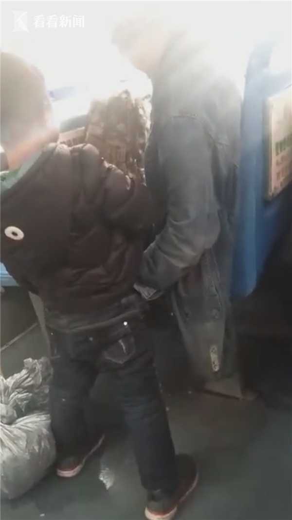 梦见一个男孩往馒头上撒尿 梦见包饺子总是包不好_梦见包小男孩_梦见小女孩说肚子怀男孩