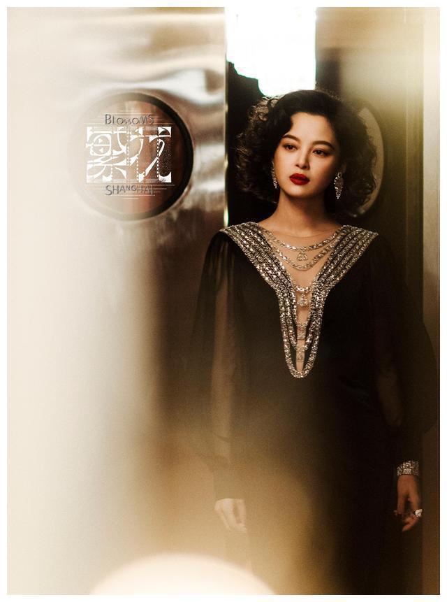 梦见别人结婚穿红衣服 梦到别人结婚穿红衣服是什么意思 梦到穿红衣结婚_红色穿结婚衣服梦见自己怀孕_梦见自己结婚穿红色衣服